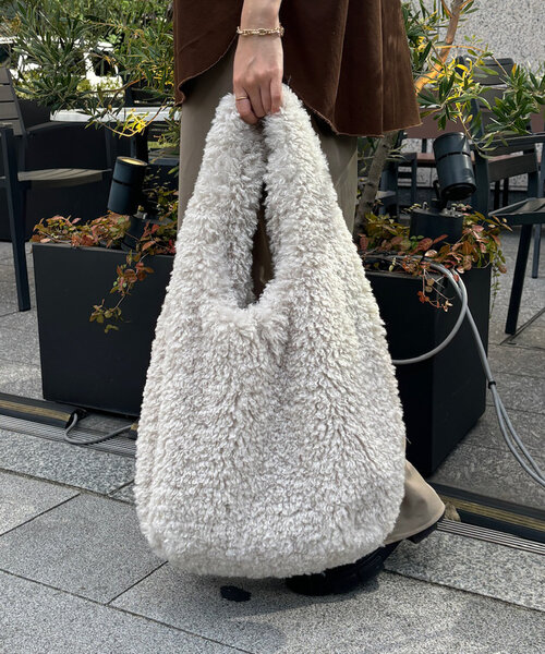 DouDou(ドゥドゥ)の「【WEB限定】エコファーBAG(ショルダーバッグ・レディース・ブラウン/ベージュ・FREE)」の8枚目の写真