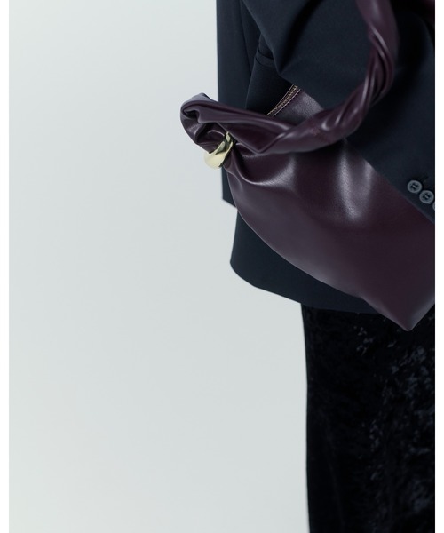 MIESROHE(ミースロエ)の「TWISTSHOULDERBAG(ショルダーバッグ・レディース・アイボリー/ブラウン/ブラック・FREE)」の17枚目の写真