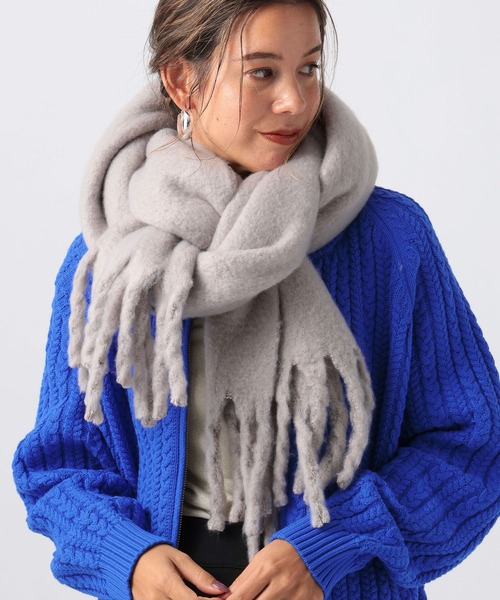 BAYFLOW（ベイフロー）の「[冬にうれしい]静電気軽減マフラー（マフラー・レディース・オフホワイト/レッド/グレー/グリーン・FREE）」の2枚目の写真