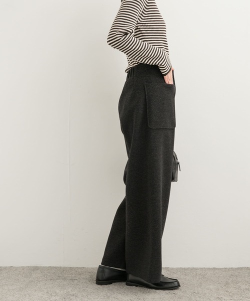 URBAN RESEARCH DOORS(アーバンリサーチドアーズ)の「カットメルトンワイドパンツ(その他パンツ・レディース・チャコールグレー/ホワイト系その他・MEDIUM)」の17枚目の写真