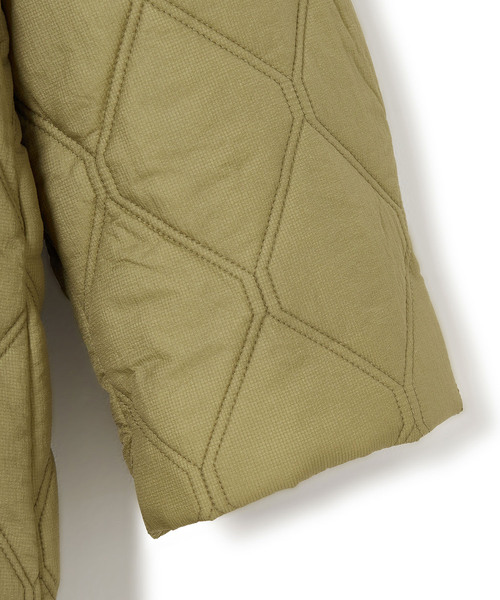 ADAM ET ROPE'（アダムエロペ）の「【GANNI(ガニー)】Quilt Raglan Midi Coat（ダウンジャケット/コート・レディース・カーキ・1）」の7枚目の写真