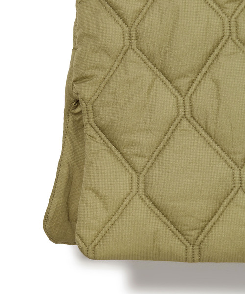 ADAM ET ROPE'（アダムエロペ）の「【GANNI(ガニー)】Quilt Raglan Midi Coat（ダウンジャケット/コート・レディース・カーキ・1）」の6枚目の写真