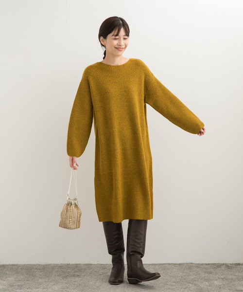 URBAN RESEARCH DOORS（アーバンリサーチドアーズ）の「畦ミディ丈ニットワンピース（ワンピース・レディース・マスタード/チャコールグレー/グレー系その他・MEDIUM）」の5枚目の写真