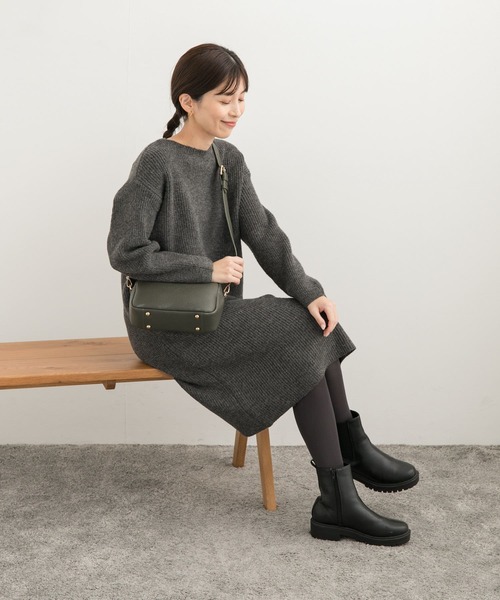 URBAN RESEARCH DOORS（アーバンリサーチドアーズ）の「畦ミディ丈ニットワンピース（ワンピース・レディース・マスタード/チャコールグレー/グレー系その他・MEDIUM）」の9枚目の写真