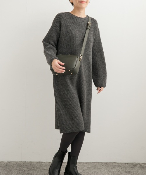 URBAN RESEARCH DOORS（アーバンリサーチドアーズ）の「畦ミディ丈ニットワンピース（ワンピース・レディース・マスタード/チャコールグレー/グレー系その他・MEDIUM）」の13枚目の写真