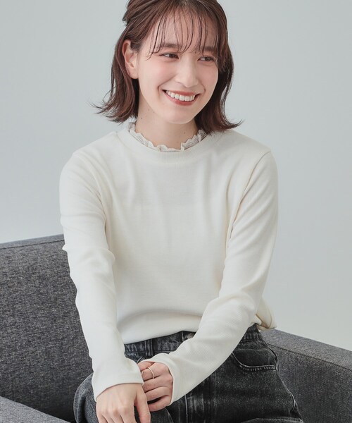 SHOO・LA・RUE(シューラルー)の「【S-LL】衿レースハイネックリブトップス(Tシャツ/カットソー・レディース・オフホワイト/ブラック/ライトベージュ/ライトブルー・02/03)」の2枚目の写真