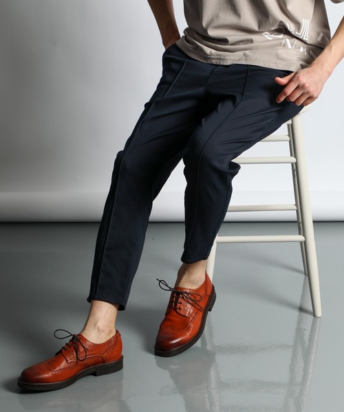 LANVIN en Bleu（ランバンオンブルー）の「超伸縮「ガムストレッチ」接触冷感 センタークリース ピンタック テーパードパンツ（スラックス・メンズ・ネイビー/ライトグレー/ライトベージュ/アイボリー/ブラック・46/48/50/52）」の14枚目の写真