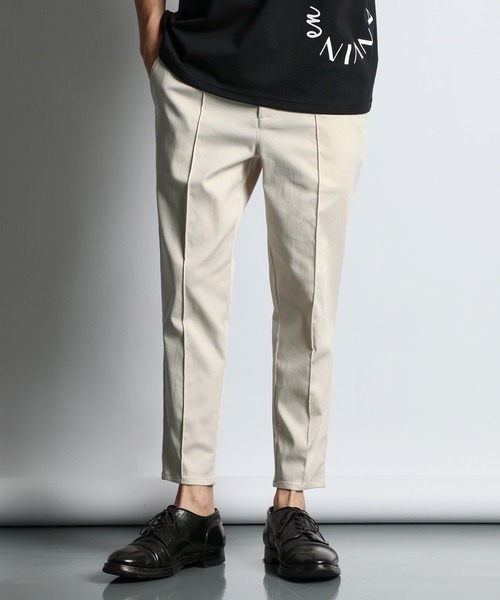 LANVIN en Bleu（ランバンオンブルー）の「超伸縮「ガムストレッチ」接触冷感 センタークリース ピンタック テーパードパンツ（スラックス・メンズ・ネイビー/ライトグレー/ライトベージュ/アイボリー/ブラック・46/48/50/52）」の6枚目の写真