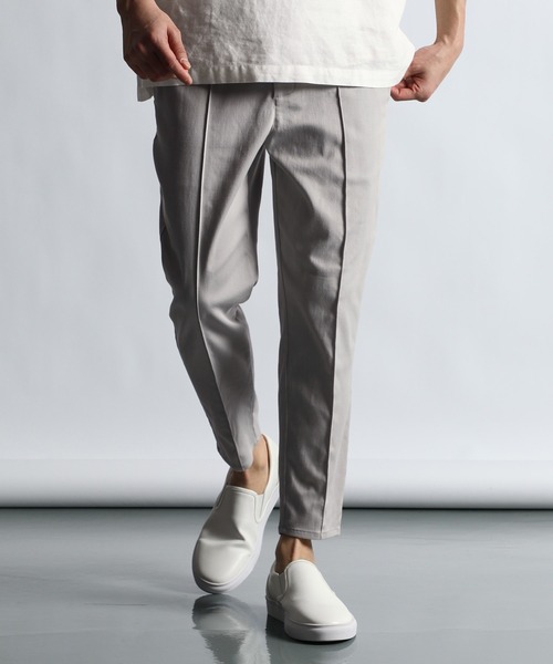 LANVIN en Bleu（ランバンオンブルー）の「超伸縮「ガムストレッチ」接触冷感 センタークリース ピンタック テーパードパンツ（スラックス・メンズ・ネイビー/ライトグレー/ライトベージュ/アイボリー/ブラック・46/48/50/52）」の10枚目の写真