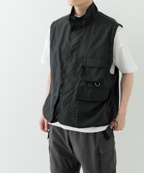 ITEMS URBANRESEARCH(アイテムズ アーバンリサーチ)の「『セットアップ対応』スーパーライトナイロン2wayブルゾン(ブルゾン・メンズ・ブラック/チャコールグレー・MEDIUM/LARGE)」の14枚目の写真