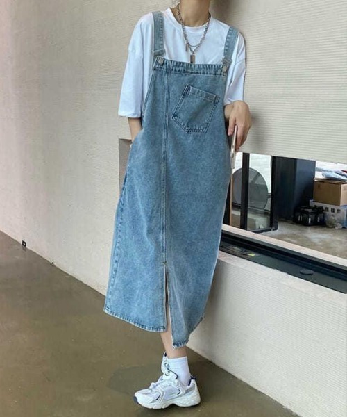 SallyLunn(サリーラン)の「【S~XLサイズ展開♪大人ゆるカジュアル】デニムサロペットワンピース(サロペット/オーバーオール・レディース・ブルー・MEDIUM/LARGE/SMALL/X-LARGE)」の1枚目の写真
