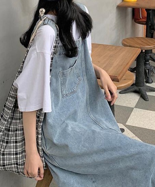 SallyLunn(サリーラン)の「【S~XLサイズ展開♪大人ゆるカジュアル】デニムサロペットワンピース(サロペット/オーバーオール・レディース・ブルー・MEDIUM/LARGE/SMALL/X-LARGE)」の16枚目の写真