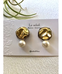 【Le soleil】コットンパールとメタルパーツの個性的なピアス(MA)