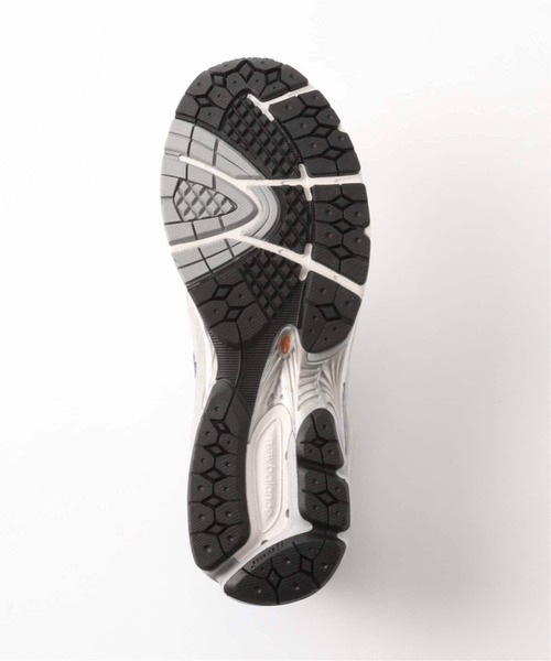 NEW BALANCE（ニューバランス）の「NEW BALANCE(ニューバランス) M2002RXJ（スニーカー・メンズ・チャコールグレー・28.5cm/28cm/27.5cm/27cm/26.5cm/26cm/25cm/24.5cm/24cm/29cm/25.5cm）」の7枚目の写真