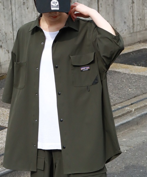 GERRY(ジェリー)の「【GERRY/ジェリー】 接触冷感 ナイロンタスラン 半袖シャツ(シャツ/ブラウス・メンズ・ブラック/カーキ/グレイッシュベージュ/ブラウン・LL/M/L)」の4枚目の写真