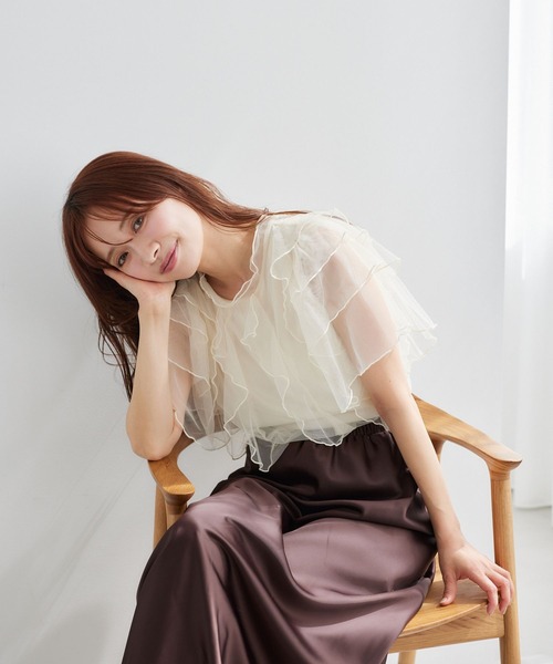 mysty woman(ミスティウーマン)の「チュールフリルフレアスリーブブラウス 490853(シャツ/ブラウス・レディース・ブラック/オフホワイト/ライトブルー・FREE)」の1枚目の写真