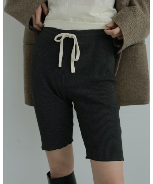 anuke（アンヌーク）の「Rib Biker Pants（デニムパンツ・レディース・アイボリー/チャコールグレー・38inch/36inch）」の5枚目の写真