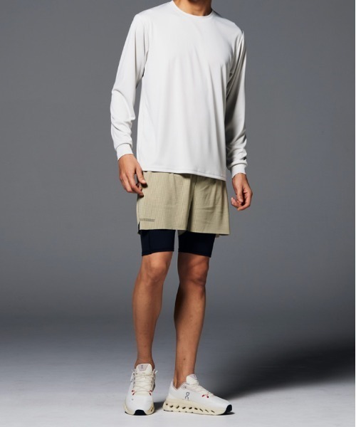 United Athle(ユナイテッドアスレ)の「United Athle/4.4オンス ドライスムース リサイクルポリエステル ロングスリーブ Tシャツ(Tシャツ/カットソー・メンズ・アッシュグレー/ブルーパープル/グレイッシュブルー/スミクロ/ライトグリーン/ネイビー/ブラック/ダークグリーン/ホワイト・MEDIUM/LARGE/X-LARGE/SMALL)」の17枚目の写真