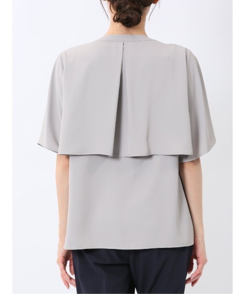 m.f.editorial（エムエフエディトリアル）の「【ウォッシャブル】m.f.エディトリアルレディース ケープバンドカラー 半袖比翼ブラウス（シャツ/ブラウス・レディース・グレー系その他2/アイボリー/ブラック・MEDIUM/LARGE）」の17枚目の写真