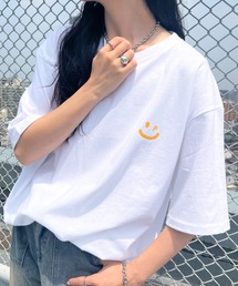 GRAVER OF ANAHEIM（グレイバーオブアナハイム）の「【日本未発売】GRAVER(グレーバー)/スマイル ワンポイントロゴ 半袖 Tシャツ/Small Drawing Smile Short Sleeve T-shirt（Tシャツ/カットソー）」