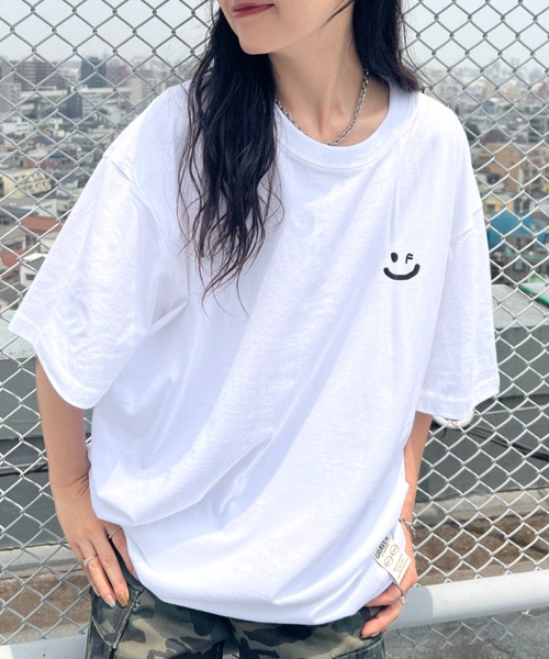 tシャツ 「日本未発売」GRAVER(グレーバー)/スマイル ワンポイントロゴ 半袖 Tシャツ/Small Drawing Smile Short S セール】【日本未発売】GRAVER(グレーバー)/スマイル ワン