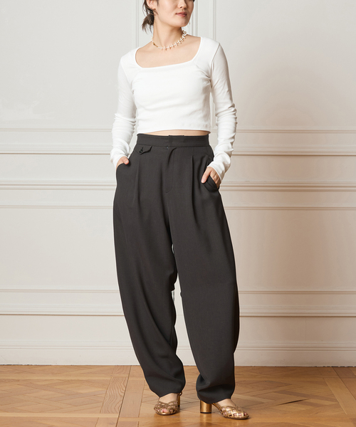 IENA LA BOUCLE（イエナラブークル）の「IENA LA BOUCLE カーブボリュームパンツ（スラックス・レディース・グレー・34/36/38）」の4枚目の写真