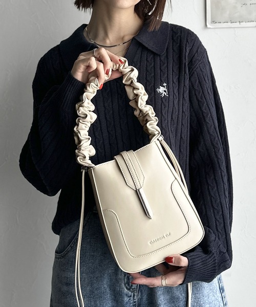 classicalelf（クラシカルエルフ）の「ドロースハンドルフェイクレザーフラップハンドル２Wayショルダーバッグ(ハンドバッグ)（ショルダーバッグ・レディース・ブラック/アイボリー/ブラウン・ONE SIZE）」の4枚目の写真