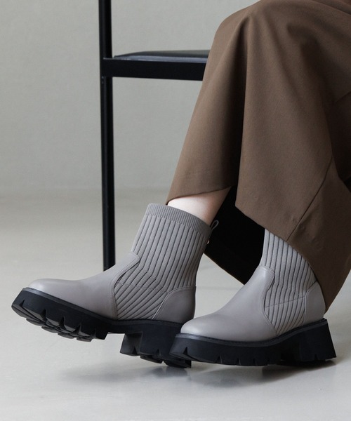 HIMIKO(ヒミコ)の「【HIMIKO】トラックソールリブニットブーツ/651419(ブーツ・レディース・グレー/ブラック・25.0cm/23.5cm/22.5cm/22.0cm/26.0cm/25.5cm/24.5cm/24.0cm/23.0cm)」の5枚目の写真