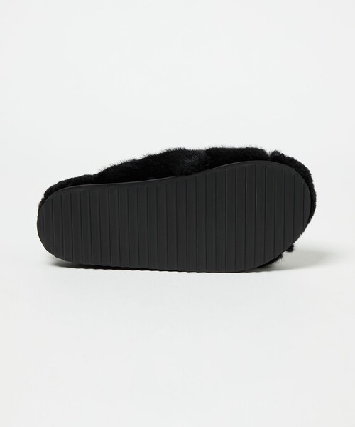 UNITED ARROWS(ユナイテッドアローズ)の「フェイクファークロス ビジュー サンダル(サンダル・レディース・グレー/ブラック・35/36/37/38)」の14枚目の写真