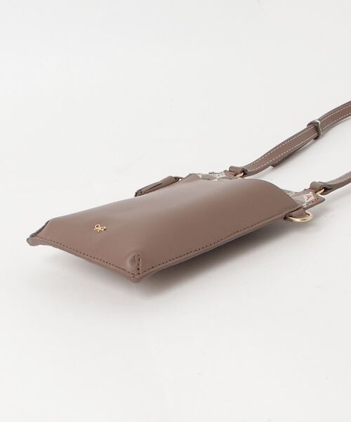 ANYA HINDMARCH(アニヤハインドマーチ)の「ANYA HINDMARCH I AM A PLASTIC アニヤハインドマーチ フォンケース(ショルダーバッグ・レディース・ライトブラウン・FREE)」の12枚目の写真