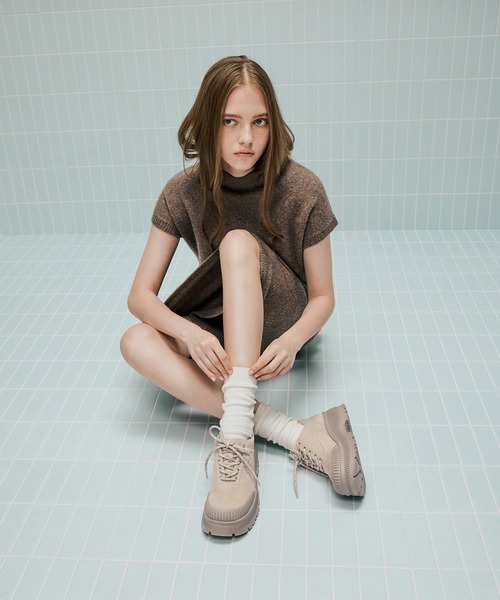 CHARLES & KEITH（チャールズ & キース）の「Darra ダラ フェイクスエードリジッドソールスニーカー（スニーカー・レディース・ベージュ/ブラック系その他2・23.5cm/23cm/22.5cm/25.5cm/25cm/24.5cm）」の16枚目の写真