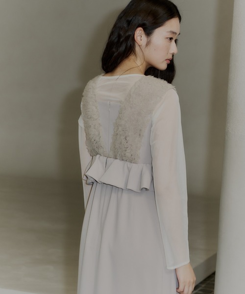 ANDRESD（アンドレスド）の「ボリュームチュールペプラムドレス / volume tulle peplum dress（ドレス・レディース・ブラック/チャコール/グレイッシュベージュ・M/S/L）」の4枚目の写真