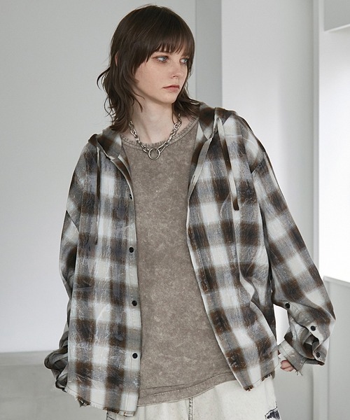 Spielio(シュピーリオ)の「【Spielio】2-Way processed hoodie shirt/ 2WAY加工デザインフーディーシャツ(シャツ/ブラウス・メンズ・ブラック/ブラウン・S/M/L)」の2枚目の写真