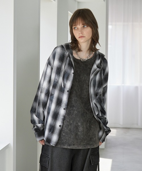 Spielio(シュピーリオ)の「【Spielio】2-Way processed hoodie shirt/ 2WAY加工デザインフーディーシャツ(シャツ/ブラウス・メンズ・ブラック/ブラウン・S/M/L)」の4枚目の写真