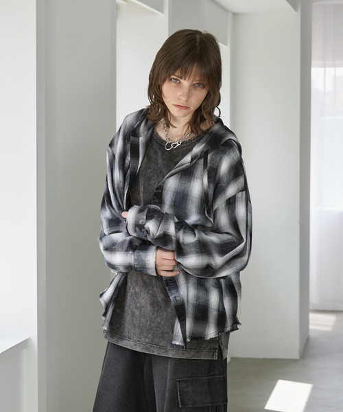 Spielio(シュピーリオ)の「【Spielio】2-Way processed hoodie shirt/ 2WAY加工デザインフーディーシャツ(シャツ/ブラウス・メンズ・ブラック/ブラウン・S/M/L)」の5枚目の写真