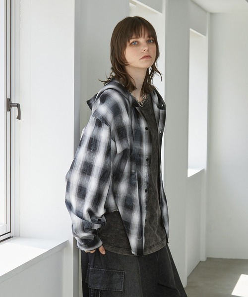 Spielio(シュピーリオ)の「【Spielio】2-Way processed hoodie shirt/ 2WAY加工デザインフーディーシャツ(シャツ/ブラウス・メンズ・ブラック/ブラウン・S/M/L)」の7枚目の写真