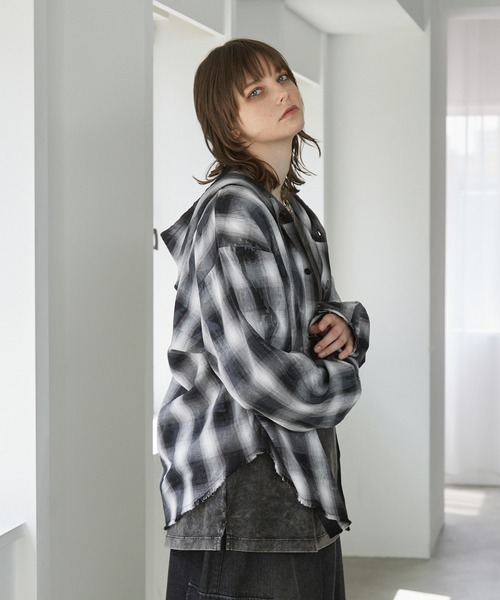 Spielio(シュピーリオ)の「【Spielio】2-Way processed hoodie shirt/ 2WAY加工デザインフーディーシャツ(シャツ/ブラウス・メンズ・ブラック/ブラウン・S/M/L)」の8枚目の写真