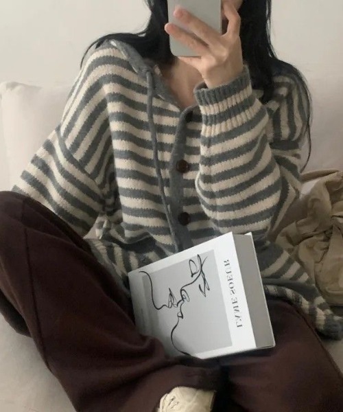 LADY LIKE(レディライク)の「ボーダー柄ゆったりフーディニットカーディガン(カーディガン/ボレロ・レディース・ブラック/カーキ/グレー/モカ・M)」の16枚目の写真
