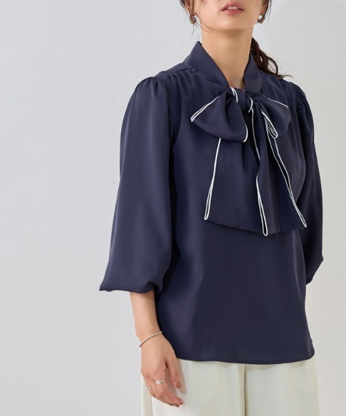 Pierrot（ピエロ）の「柄が選べる2wayリボンギャザーブラウス（シャツ/ブラウス・レディース・ネイビー×ホワイト/ブラック系その他/アイボリー/ブラック系その他2/ブラック系/オフホワイト/ベージュ系その他/ホワイト系その他/ブラック系その他3・S/M/L）」の9枚目の写真