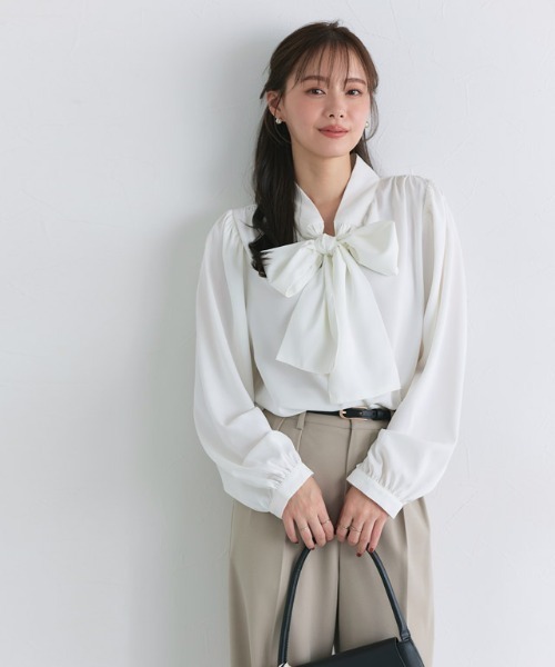 Pierrot（ピエロ）の「柄が選べる2wayリボンギャザーブラウス（シャツ/ブラウス・レディース・ネイビー×ホワイト/ブラック系その他/アイボリー/ブラック系その他2/ブラック系/オフホワイト/ベージュ系その他/ホワイト系その他/ブラック系その他3・S/M/L）」の15枚目の写真