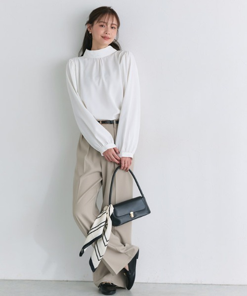 Pierrot（ピエロ）の「柄が選べる2wayリボンギャザーブラウス（シャツ/ブラウス・レディース・ネイビー×ホワイト/ブラック系その他/アイボリー/ブラック系その他2/ブラック系/オフホワイト/ベージュ系その他/ホワイト系その他/ブラック系その他3・S/M/L）」の17枚目の写真