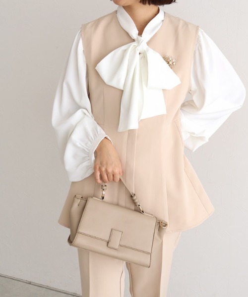 Pierrot（ピエロ）の「柄が選べる2wayリボンギャザーブラウス（シャツ/ブラウス・レディース・ネイビー×ホワイト/ブラック系その他/アイボリー/ブラック系その他2/ブラック系/オフホワイト/ベージュ系その他/ホワイト系その他/ブラック系その他3・S/M/L）」の22枚目の写真