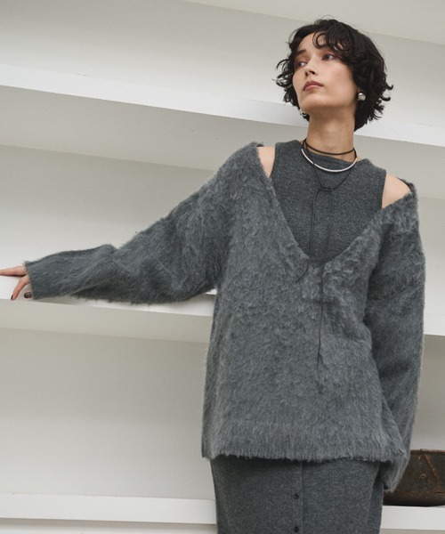 カットアウトブラッシュドニットトップス（ニット/セーター