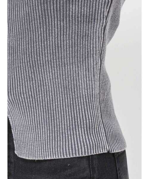 EVRIS（エヴリス）の「ピグメントジップホルターネックニットトップス（ニット/セーター・レディース・ブラック/ネイビー/ホワイト/ピンク・FREE）」の6枚目の写真