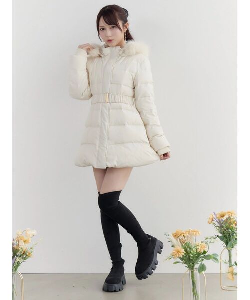 EATME（イートミー）の「フェイクファーフードレディダウンコート（ダウンジャケット/コート・レディース・ブラック/オフホワイト・FREE）」の6枚目の写真