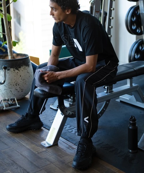 RVCA（ルーカ）の「【RVCA/ルーカ】24AW WIND AND SEA X LIGHT P/ウインダンシーコラボウエストゴムトレーニング・トラックパンツ(SET UP・セットアップ対応可能・空港コーデ）（その他パンツ・メンズ・ブラック/ブラック系その他・MEDIUM/SMALL）」の3枚目の写真