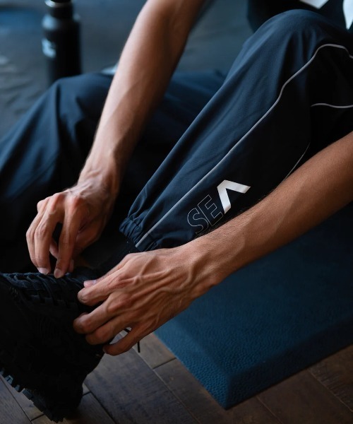 RVCA（ルーカ）の「【RVCA/ルーカ】24AW WIND AND SEA X LIGHT P/ウインダンシーコラボウエストゴムトレーニング・トラックパンツ(SET UP・セットアップ対応可能・空港コーデ）（その他パンツ・メンズ・ブラック/ブラック系その他・MEDIUM/SMALL）」の8枚目の写真