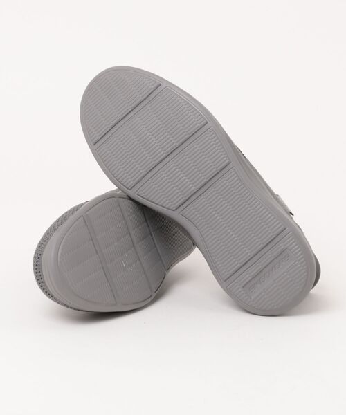 SKECHERS(スケッチャーズ)の「SKECHERS スケッチャーズ SWIFT FIT スウィフトフィット CAMDA-DORAN【超軽量】(スニーカー・メンズ・グレー/ブラック・25.0cm/25.5cm/26.0cm/26.5cm/27.0cm/27.5cm/28.0cm/28.5cm/29.0cm/30.0cm)」の4枚目の写真
