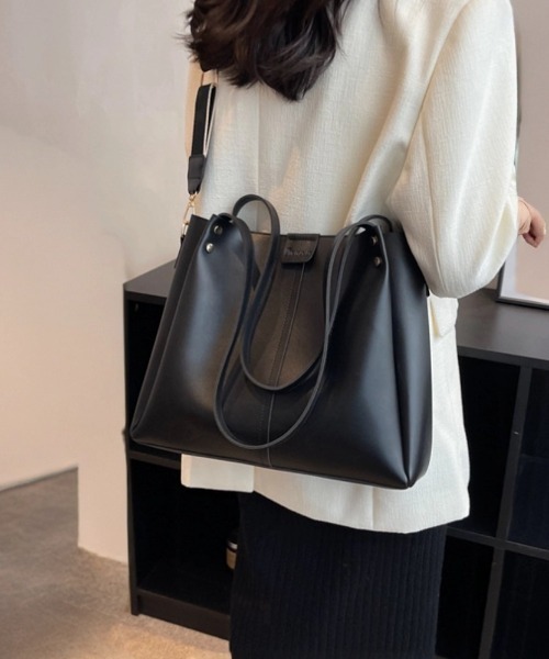 cammie(キャミー)の「フェイクレザー2WAYバッグ(ショルダーバッグ・レディース・キャメル/ベージュ/オフホワイト/ブラック・F)」の10枚目の写真