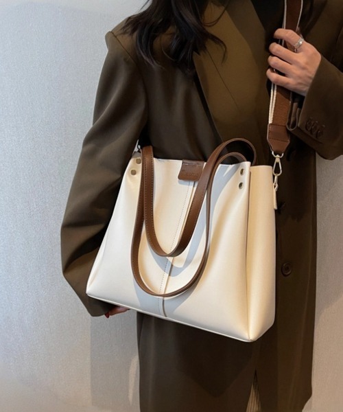 cammie(キャミー)の「フェイクレザー2WAYバッグ(ショルダーバッグ・レディース・キャメル/ベージュ/オフホワイト/ブラック・F)」の7枚目の写真
